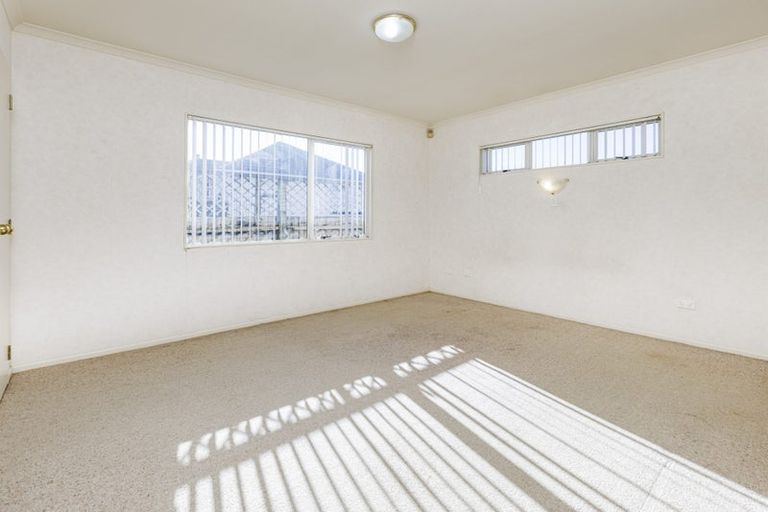 Photo of property in 118 Great South Road, Manurewa, Auckland, 2102