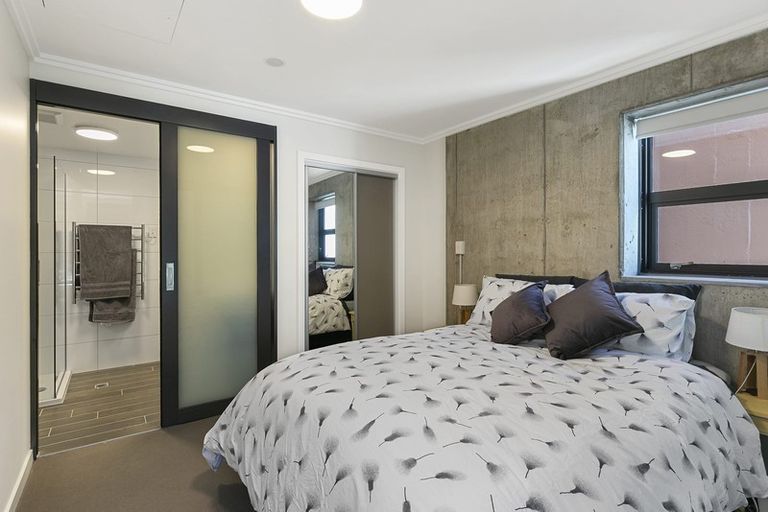 Photo of property in Frame Apartments, 902/111u Molesworth Street, Thorndon, Wellington, 6011