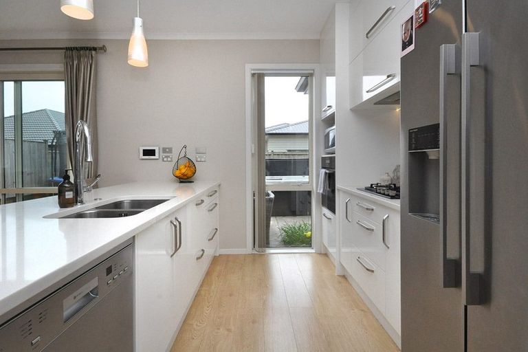 Photo of property in 11 Paso Fino Crescent, Karaka, Papakura, 2113