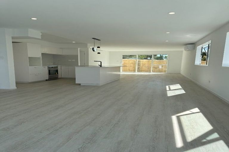 Photo of property in 2a Northgrove Avenue, Hillcrest, Auckland, 0627