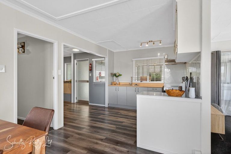 Photo of property in 27 Hurndall Street East, Maungaturoto, 0520
