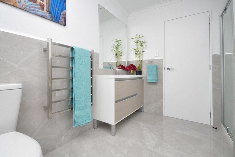 Photo of property in 11 Mahinga Lane, Massey, Auckland, 0614