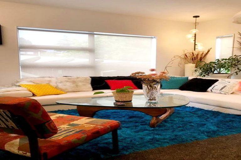 Photo of property in 37 Newington Road, Henderson, Auckland, 0612