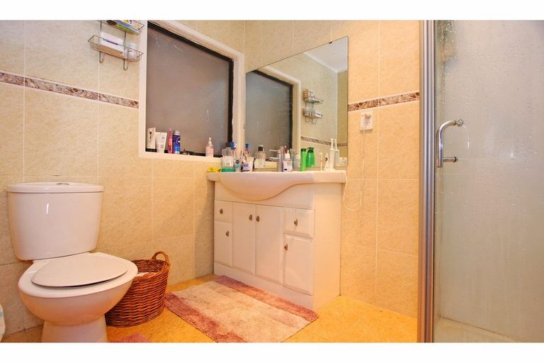 Photo of property in 16 Beaufort Place, Papatoetoe, Auckland, 2025