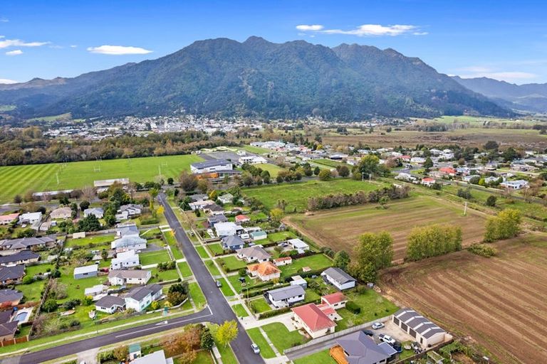 Photo of property in 13 Aroha View Avenue, Te Aroha, 3320