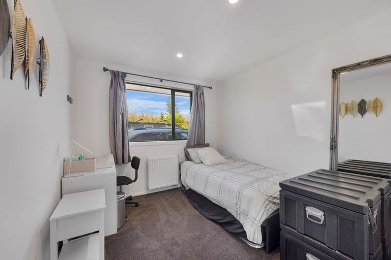Photo of property in 10 Jack Young Place, Albert Town, Wanaka, 9305