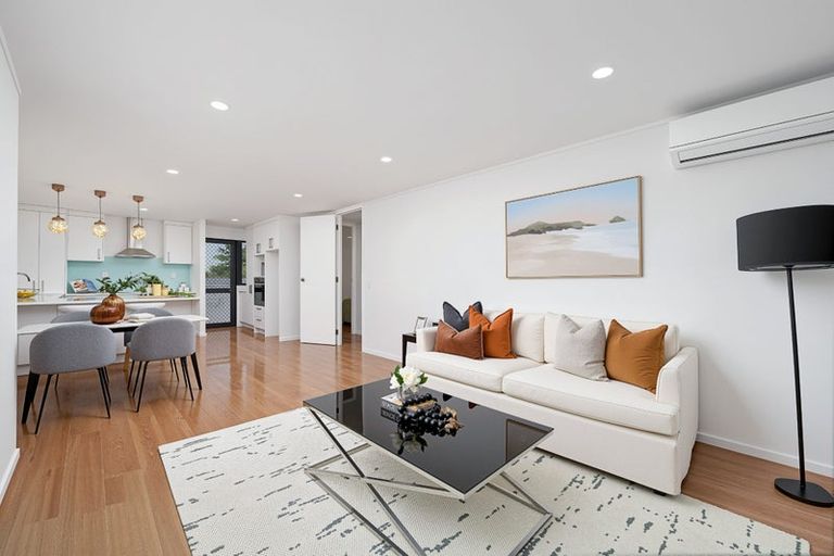 Photo of property in 140d Hepburn Road, Glendene, Auckland, 0602
