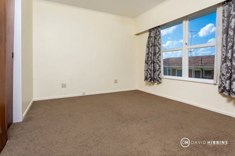Photo of property in 2/18 Anne Road, Hillcrest, Auckland, 0627