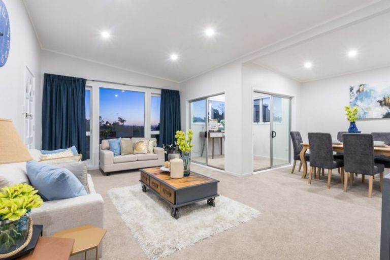 Photo of property in 176 Ti Rakau Drive, Pakuranga Heights, Auckland, 2010