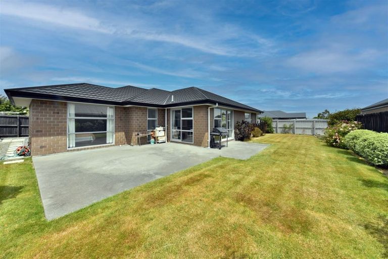 Photo of property in 8 Oakdene Place, Halswell, Christchurch, 8025
