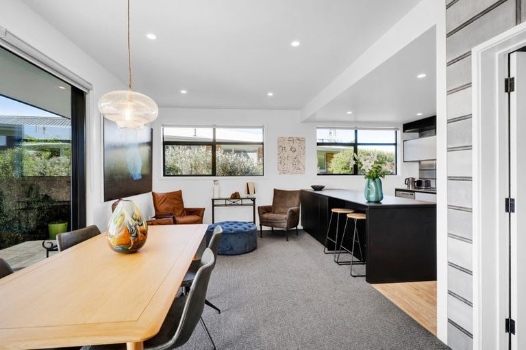 Photo of property in 40d Awanui Street, Merrilands, New Plymouth, 4312