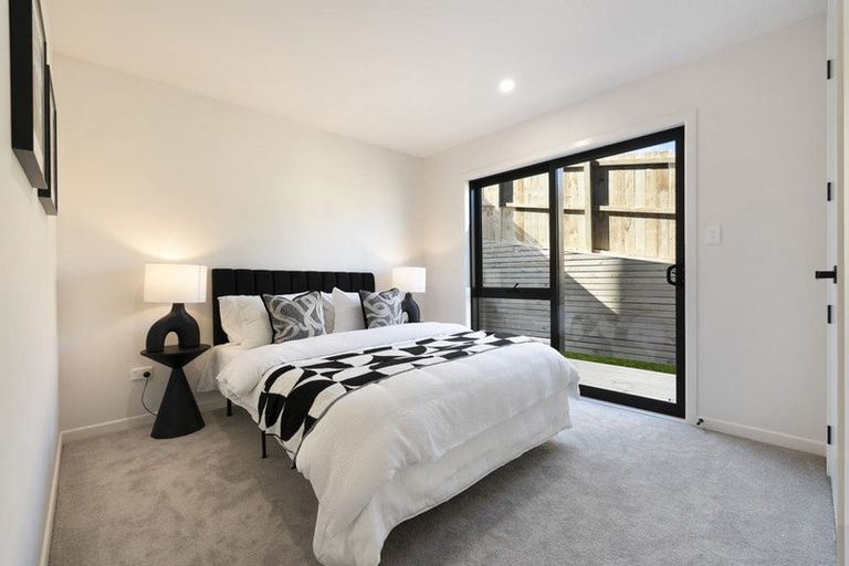 Photo of property in 69d Chivalry Road, Glenfield, Auckland, 0629