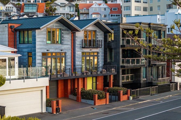Photo of property in 286 Oriental Parade, Oriental Bay, Wellington, 6011