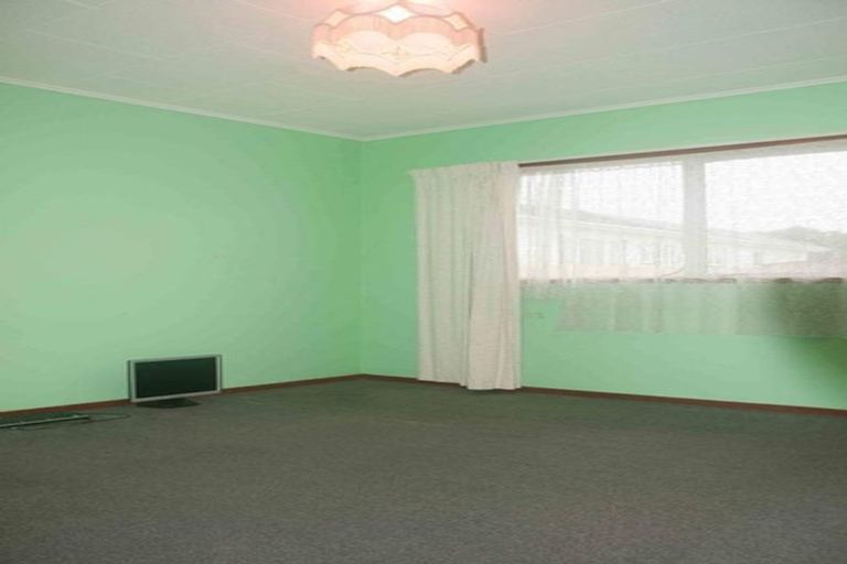 Photo of property in 42 Fruitvale Road, New Lynn, Auckland, 0600