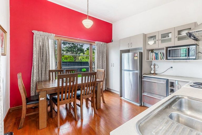 Photo of property in 27 Withers Road, Glen Eden, Auckland, 0602