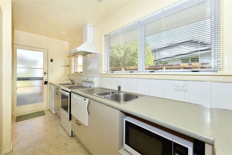 Photo of property in 1/9 Lombard Place, Avonhead, Christchurch, 8042