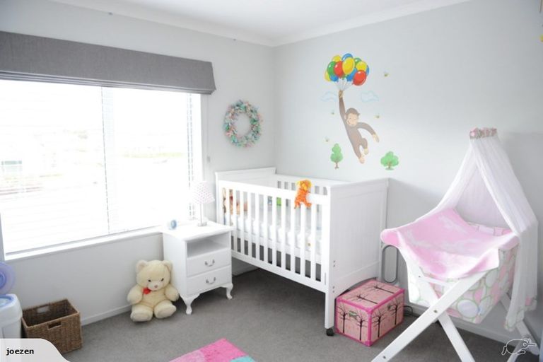 Photo of property in 11 Fountain Avenue, Karaka, Papakura, 2113