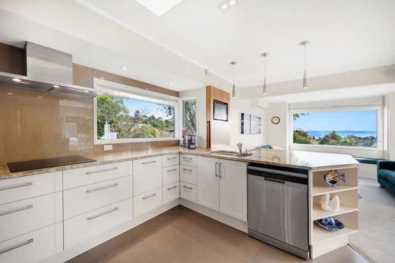 Photo of property in 33 Bleakhouse Road, Howick, Auckland, 2014