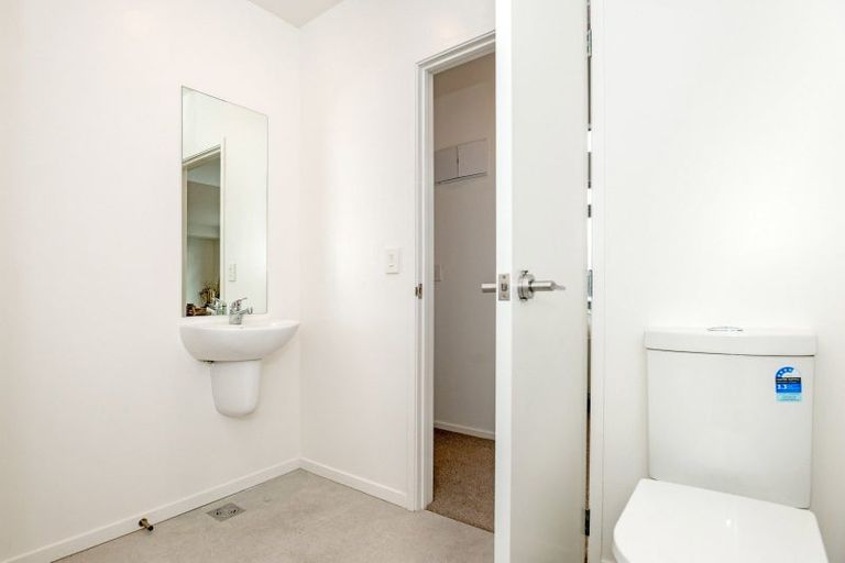 Photo of property in 3/4 Reads Quay, Gisborne, 4010