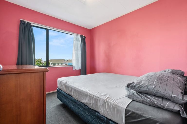 Photo of property in 1/10 Barcroft Place, Clendon Park, Auckland, 2103