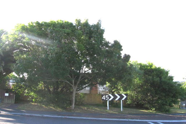 Photo of property in 22 Meadowood Drive, Unsworth Heights, Auckland, 0632