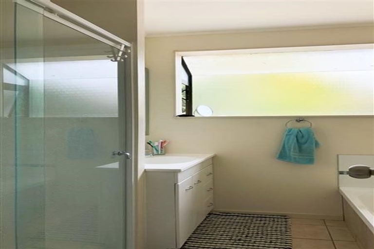 Photo of property in 216 Solar Road, Glen Eden, Auckland, 0602