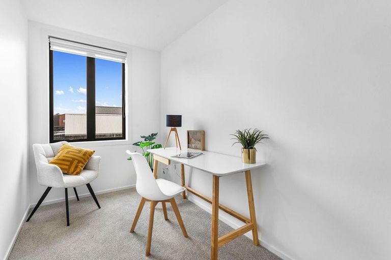 Photo of property in 19 Raukohekohe Road, Wiri, Auckland, 2104