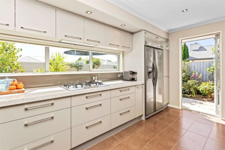 Photo of property in 9 Oratia Grove, Northwood, Christchurch, 8051