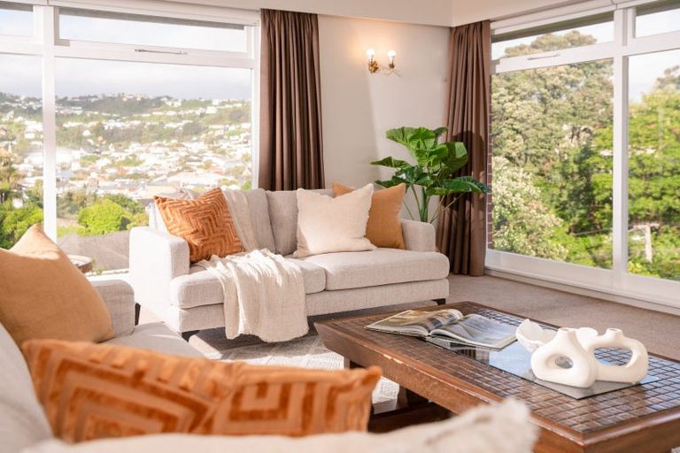 Photo of property in 72 Severn Street, Island Bay, Wellington, 6023