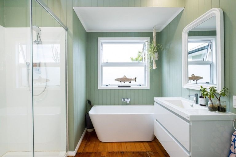Photo of property in 6 Kuku Street, Te Awanga, 4102