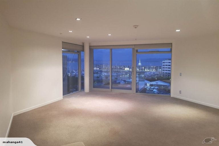 Photo of property in Piermont Apartments, 7d/82 Cable Street, Te Aro, Wellington, 6011