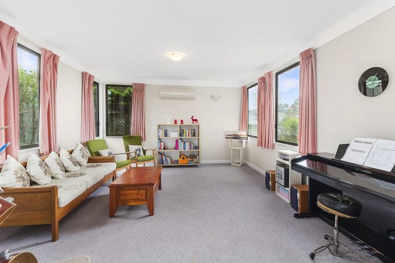Photo of property in 167 Orangi Kaupapa Road, Northland, Wellington, 6012