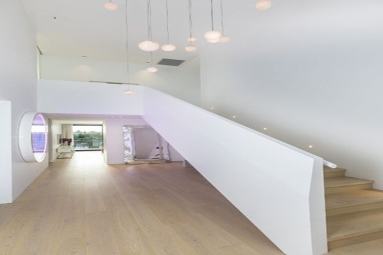 Photo of property in 8a Beachville Road, Redcliffs, Christchurch, 8081