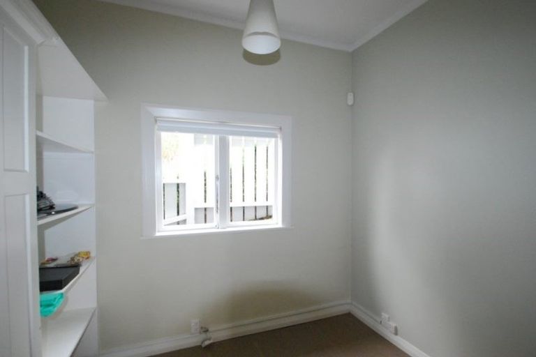 Photo of property in 18 Carrington Street, Mount Cook, Wellington, 6021