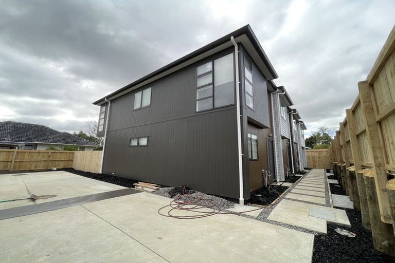 Photo of property in 11e Mawney Road, Henderson, Auckland, 0610
