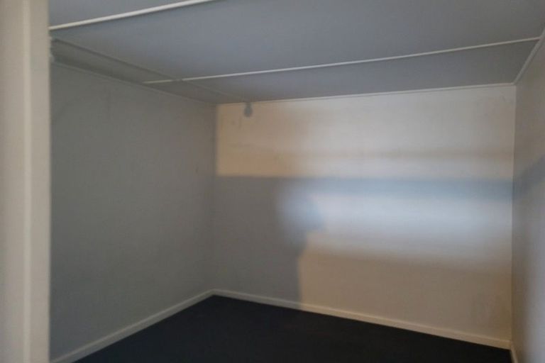 Photo of property in 29 Marine Parade, Bluff Hill, Napier, 4110
