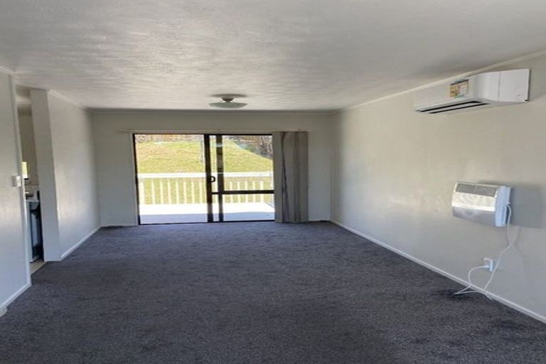 Photo of property in 40 Barbados Drive, Unsworth Heights, Auckland, 0632