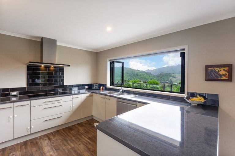 Photo of property in 25 Angus Way, Nikau Valley, Paraparaumu, 5032