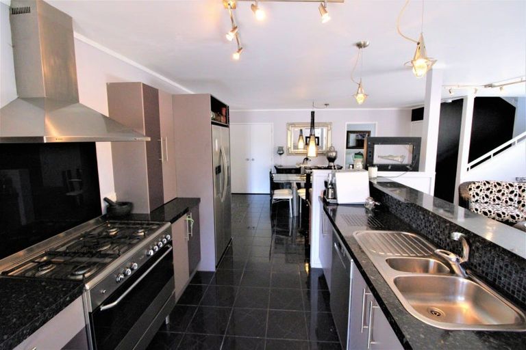 Photo of property in 137 The Fairway, Matarangi, Whitianga, 3592