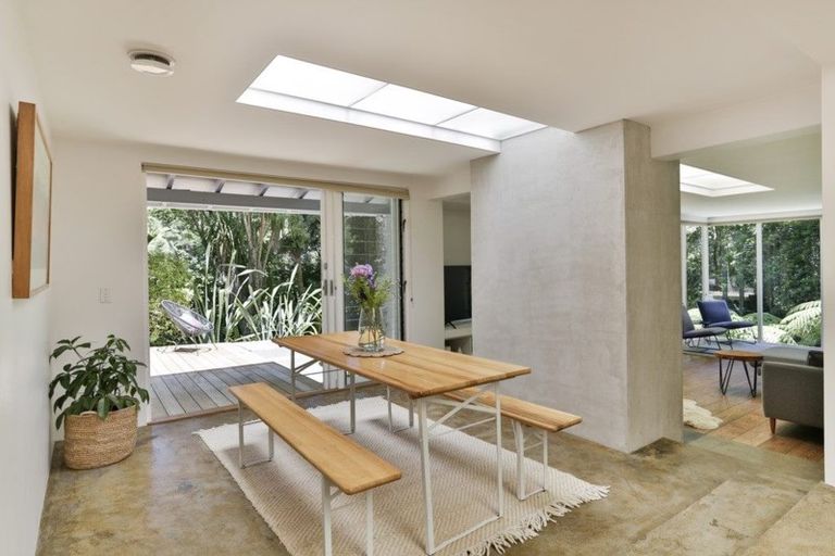 Photo of property in 81 Otitori Bay Road, Titirangi, Auckland, 0604