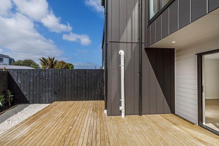 Photo of property in 647c Te Atatu Road, Te Atatu Peninsula, Auckland, 0610