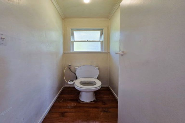 Photo of property in 2/12 Hamilton Place, Glenfield, Auckland, 0629