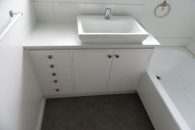 Photo of property in 96 Hinau Street, Riccarton, Christchurch, 8041