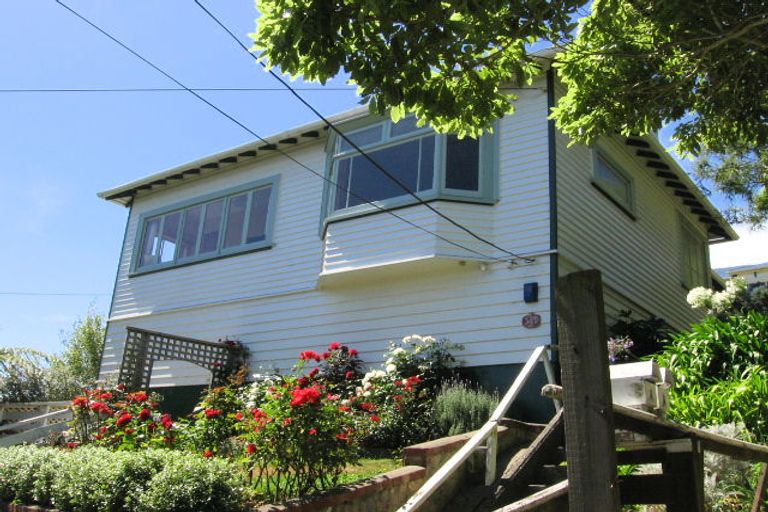 Photo of property in 139a Coromandel Street, Newtown, Wellington, 6021