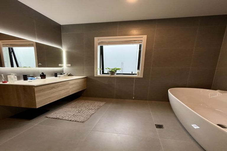 Photo of property in 24 Pilot Drive, Hobsonville, Auckland, 0616