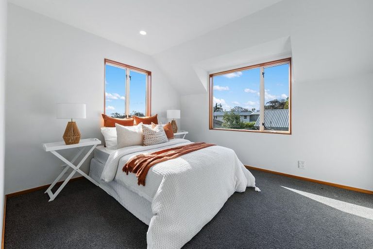 Photo of property in 2/118 Centaurus Road, Huntsbury, Christchurch, 8022