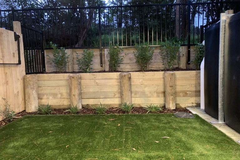 Photo of property in 4/58 Kemp Road, Massey, Auckland, 0614