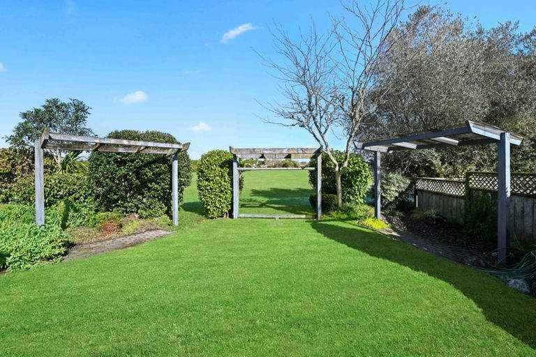 Photo of property in 16 Kenneth Place, Rototuna, Hamilton, 3210