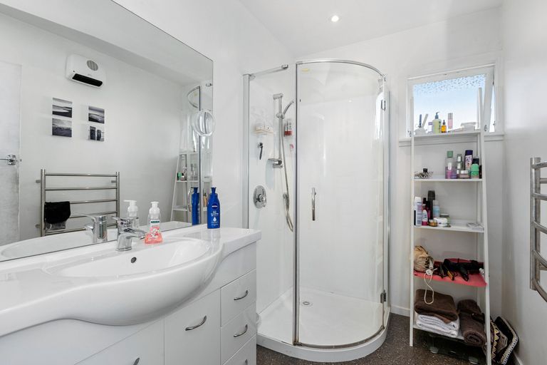 Photo of property in 267 Oxford Street, South Dunedin, Dunedin, 9012