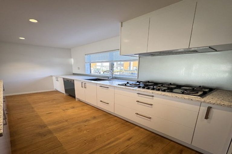 Photo of property in 11 Meritage Lane, Te Atatu South, Auckland, 0610